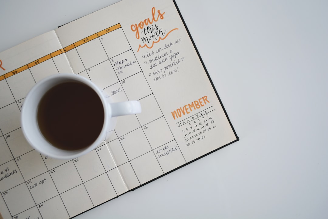 The 90-Day Income Stack: How to Combine a Job, Side Income and a Business Without Burning Out